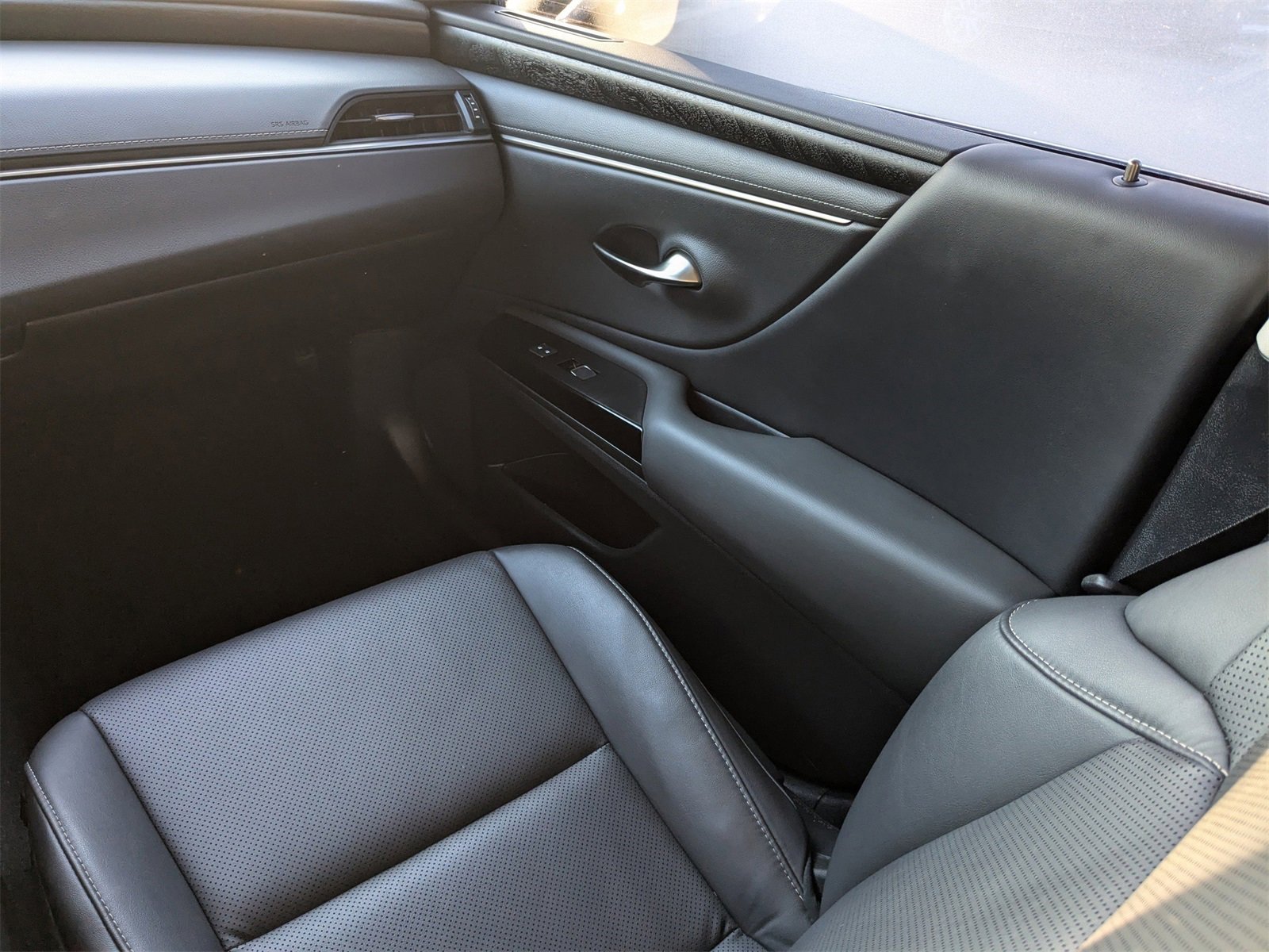 Used 2023 Lexus ES 350 w/ Premium Package image 16