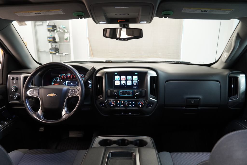 Used 2018 Chevrolet Silverado 1500 LT w/ LPO, Black Pack AWD/4WD image 18