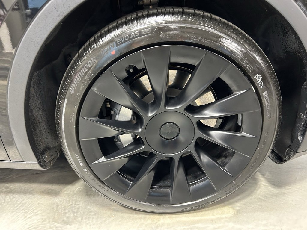 Used 2020 Tesla Model Y Long Range image 20