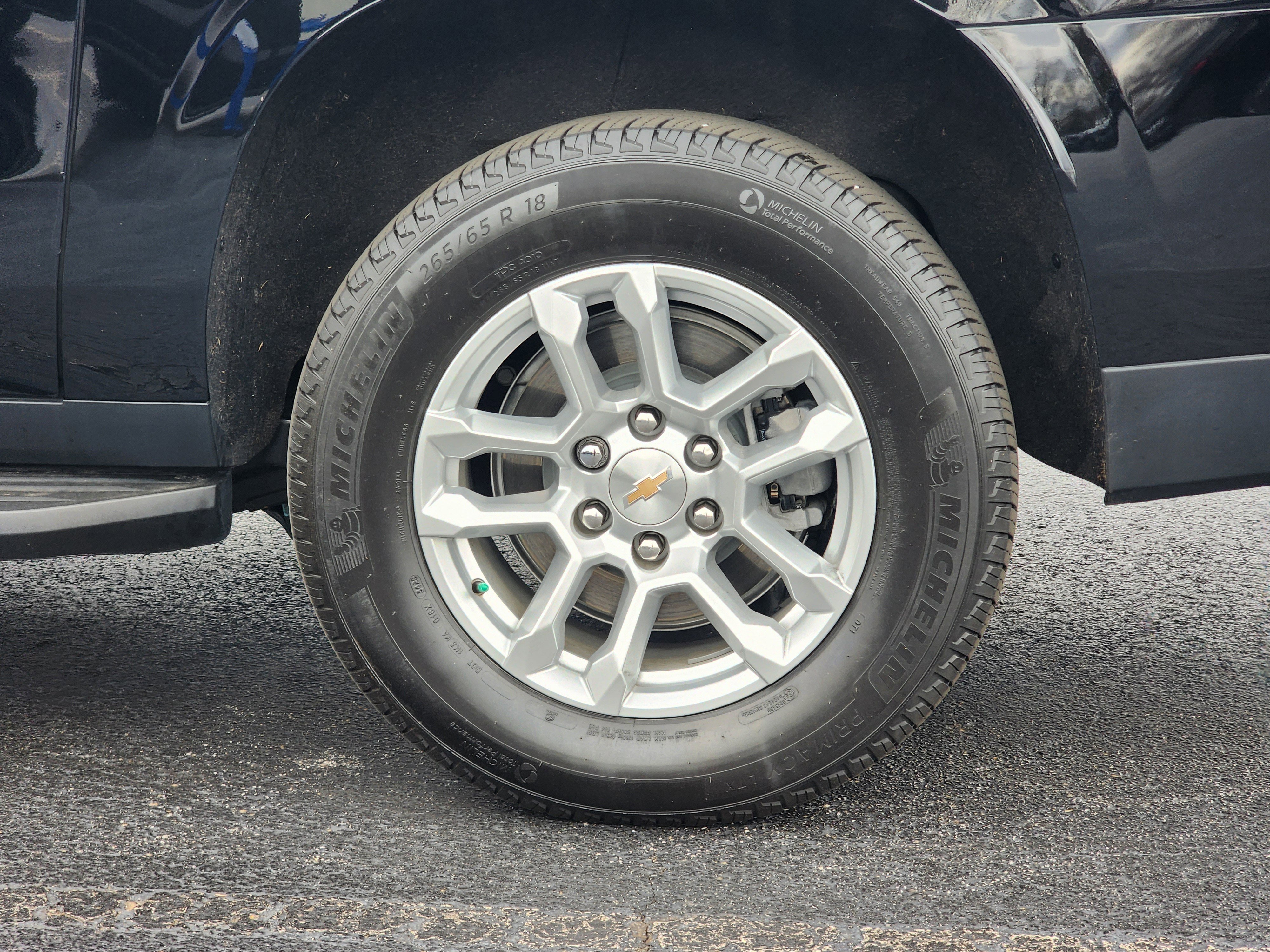 Used 2026 Chevrolet Suburban LT image 10