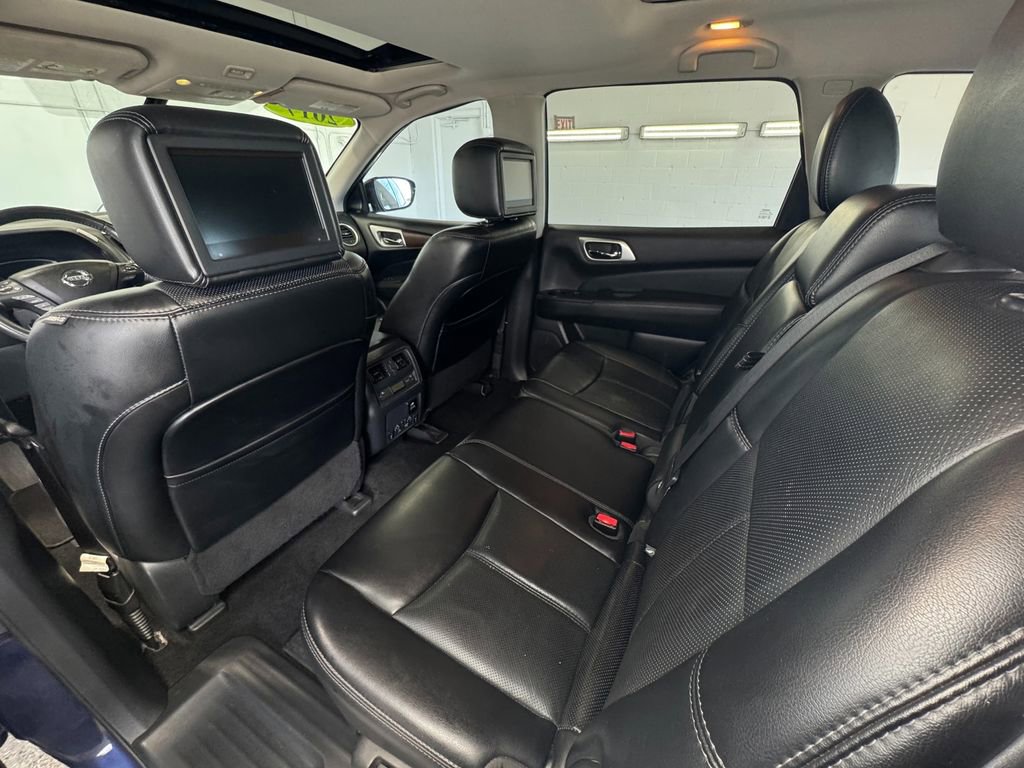 Used 2017 Nissan Pathfinder Platinum w/ Family Entertainment Package FWD image 21