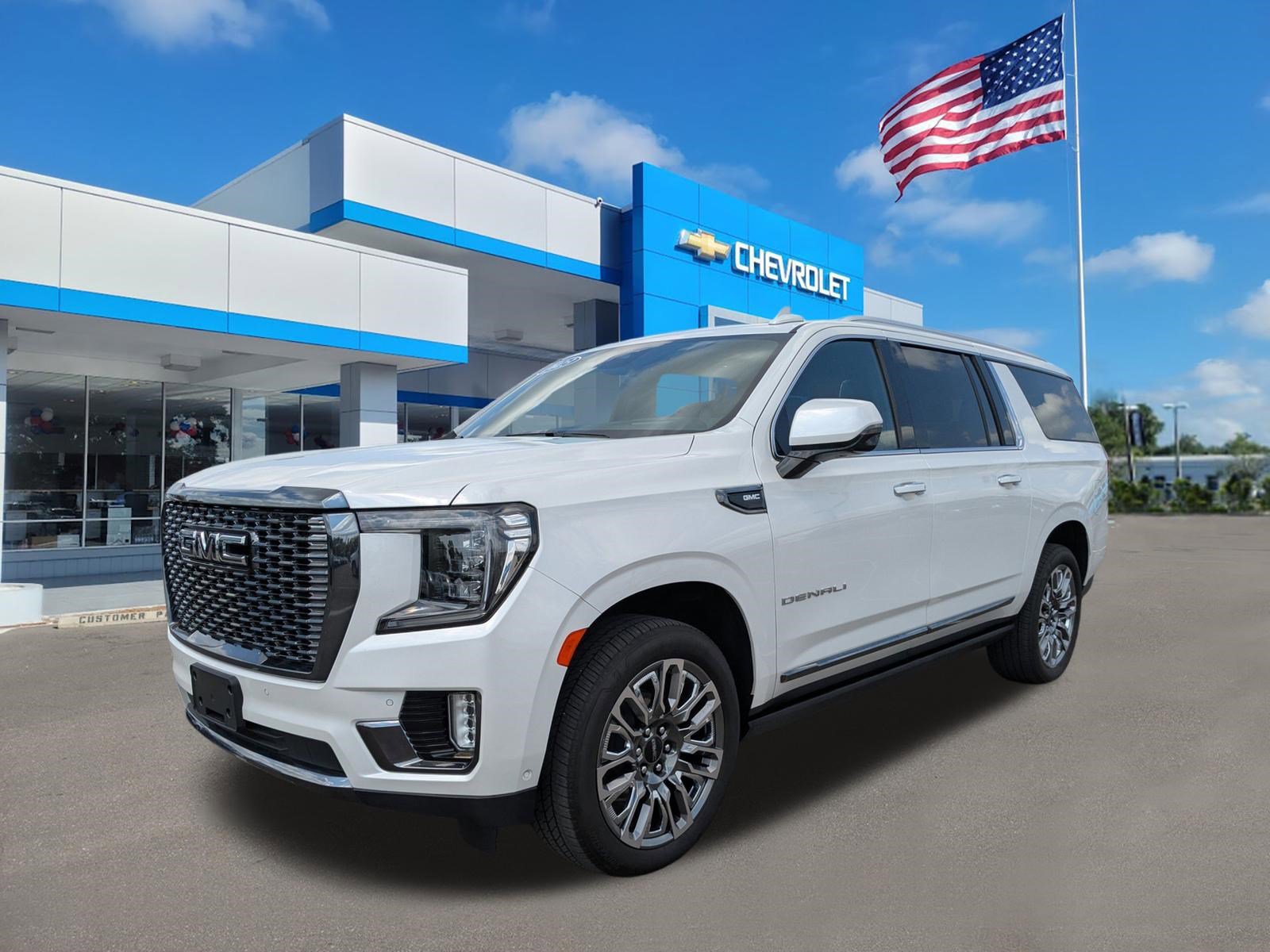 Used 2023 GMC Yukon XL Denali Ultimate image 8