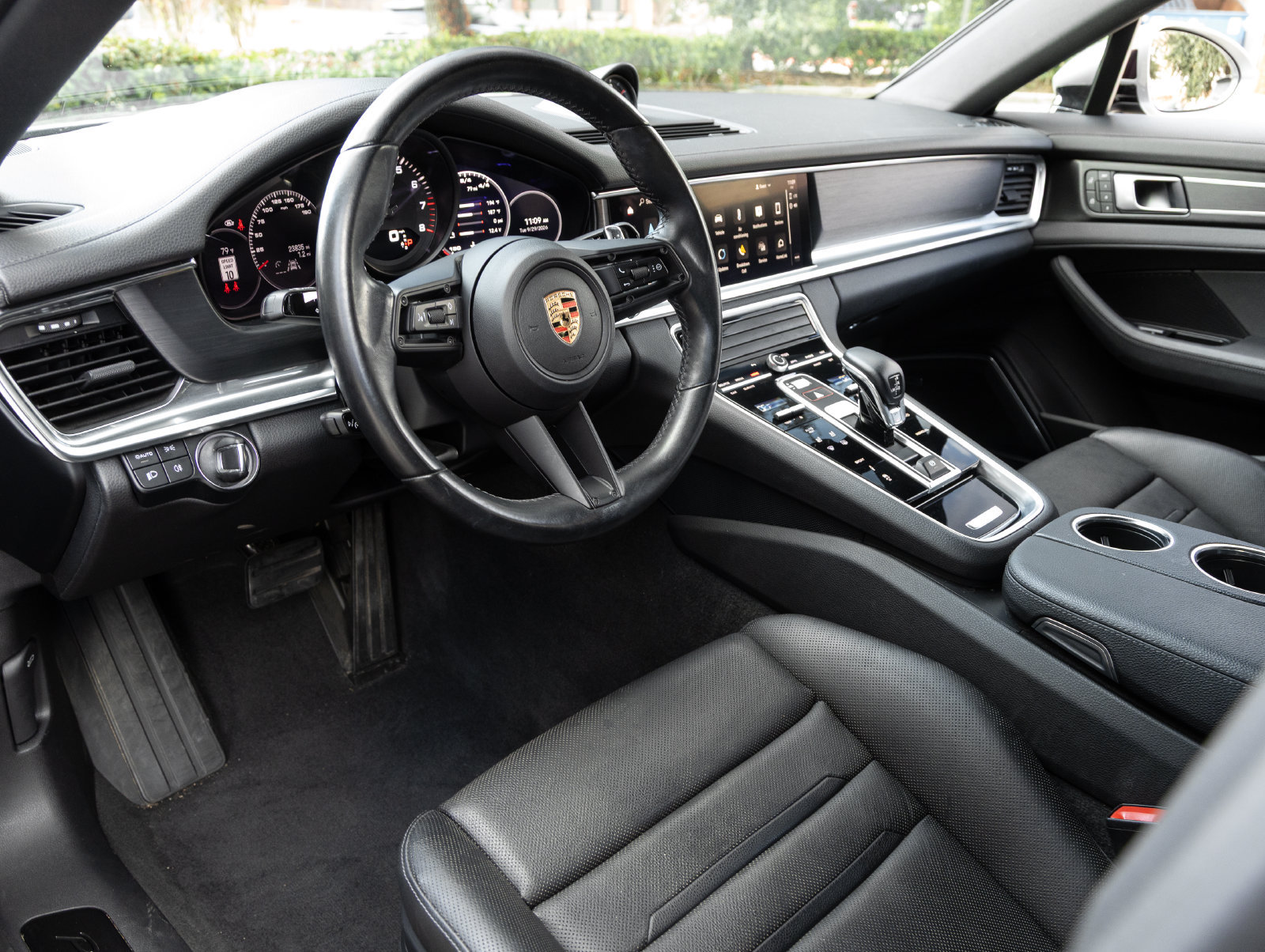 Certified 2023 Porsche Panamera 4 Platinum Edition AWD/4WD image 4