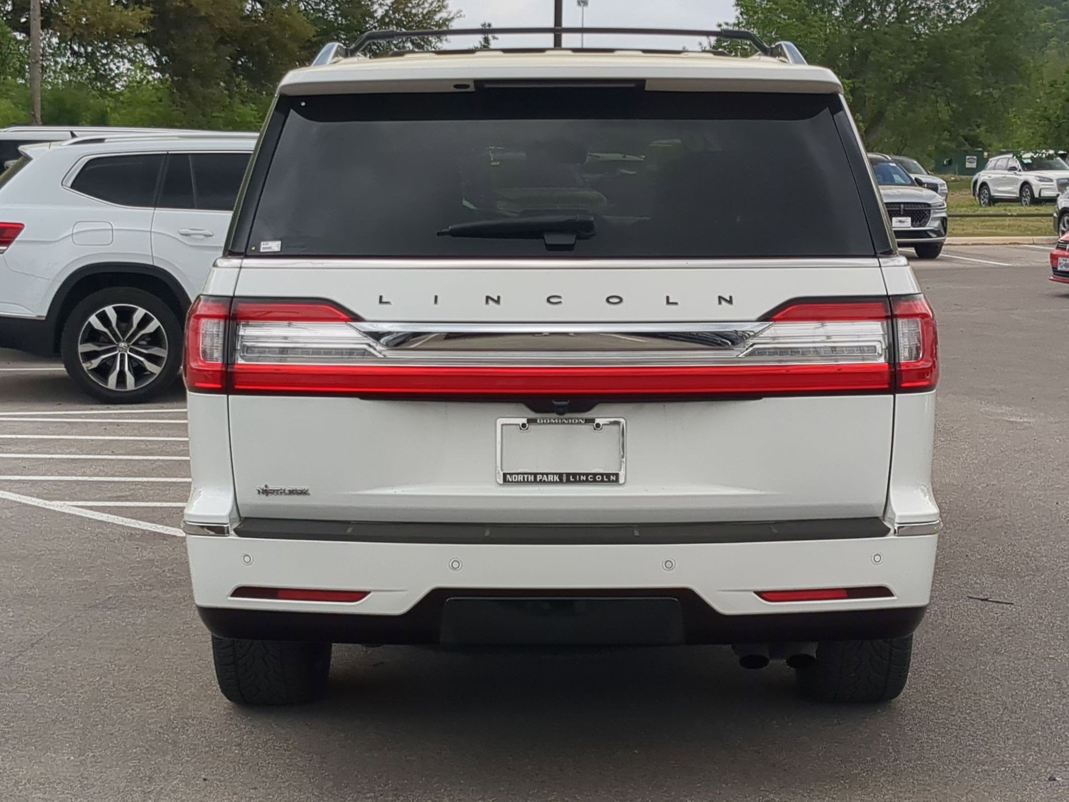 Used 2020 Lincoln Navigator Black Label w/ Cargo Convenience Package image 4