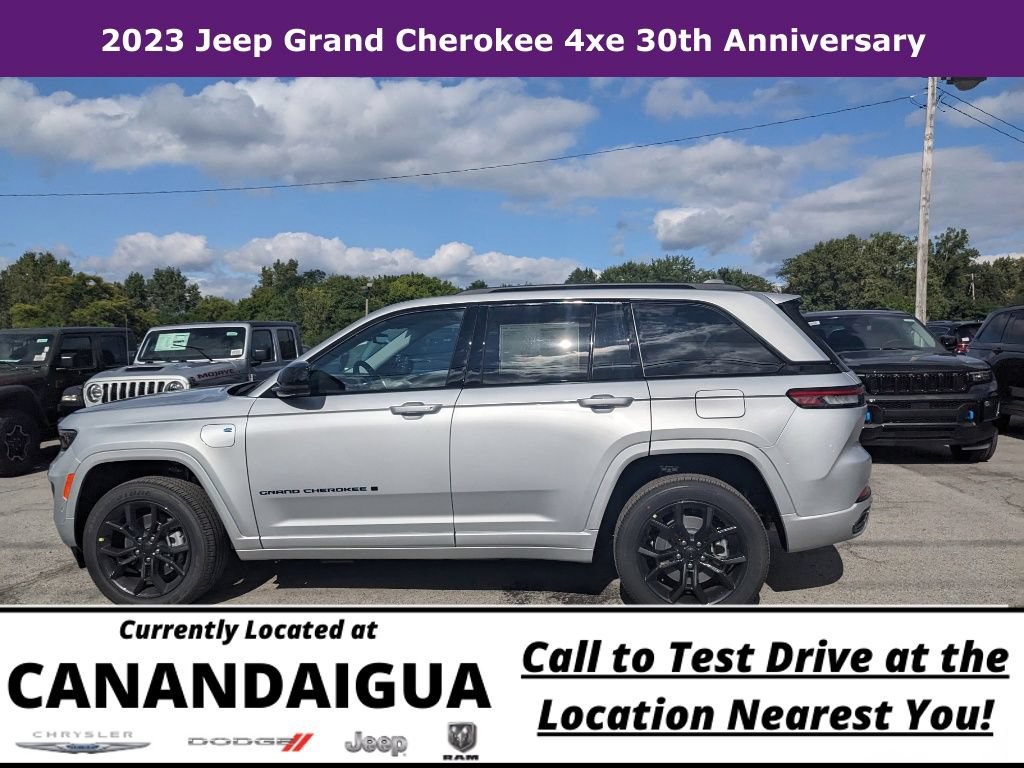 New 2023 Jeep Grand Cherokee 30th Anniversary AWD/4WD image 2
