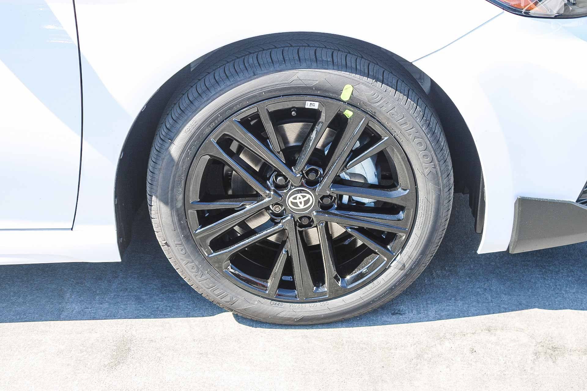 New 2026 Toyota Camry SE w/ Convenience Package FWD image 11