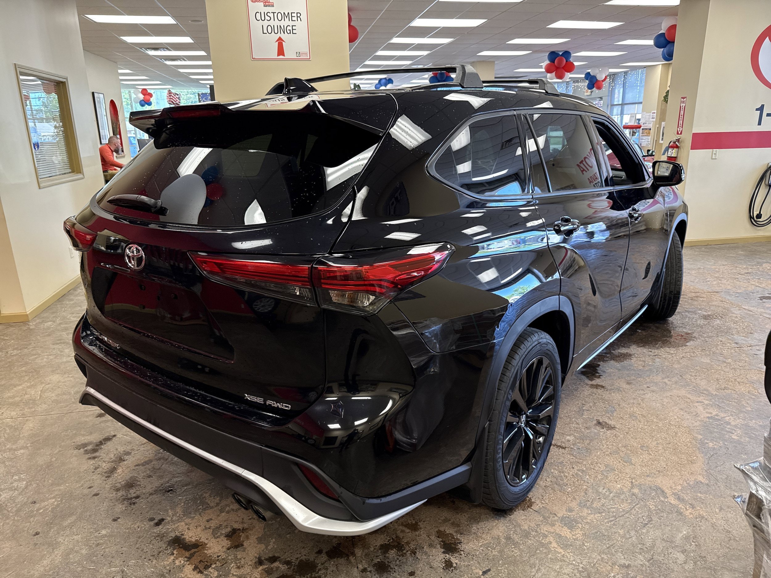 Used 2023 Toyota Highlander XSE AWD/4WD image 10