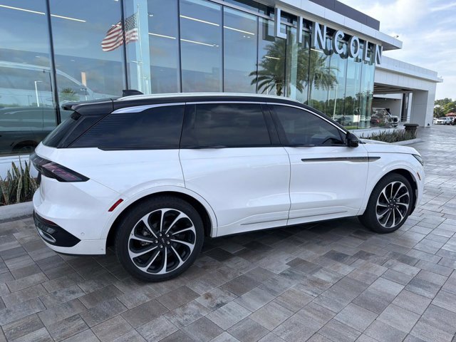 Certified 2024 Lincoln Nautilus Black Label AWD/4WD image 2