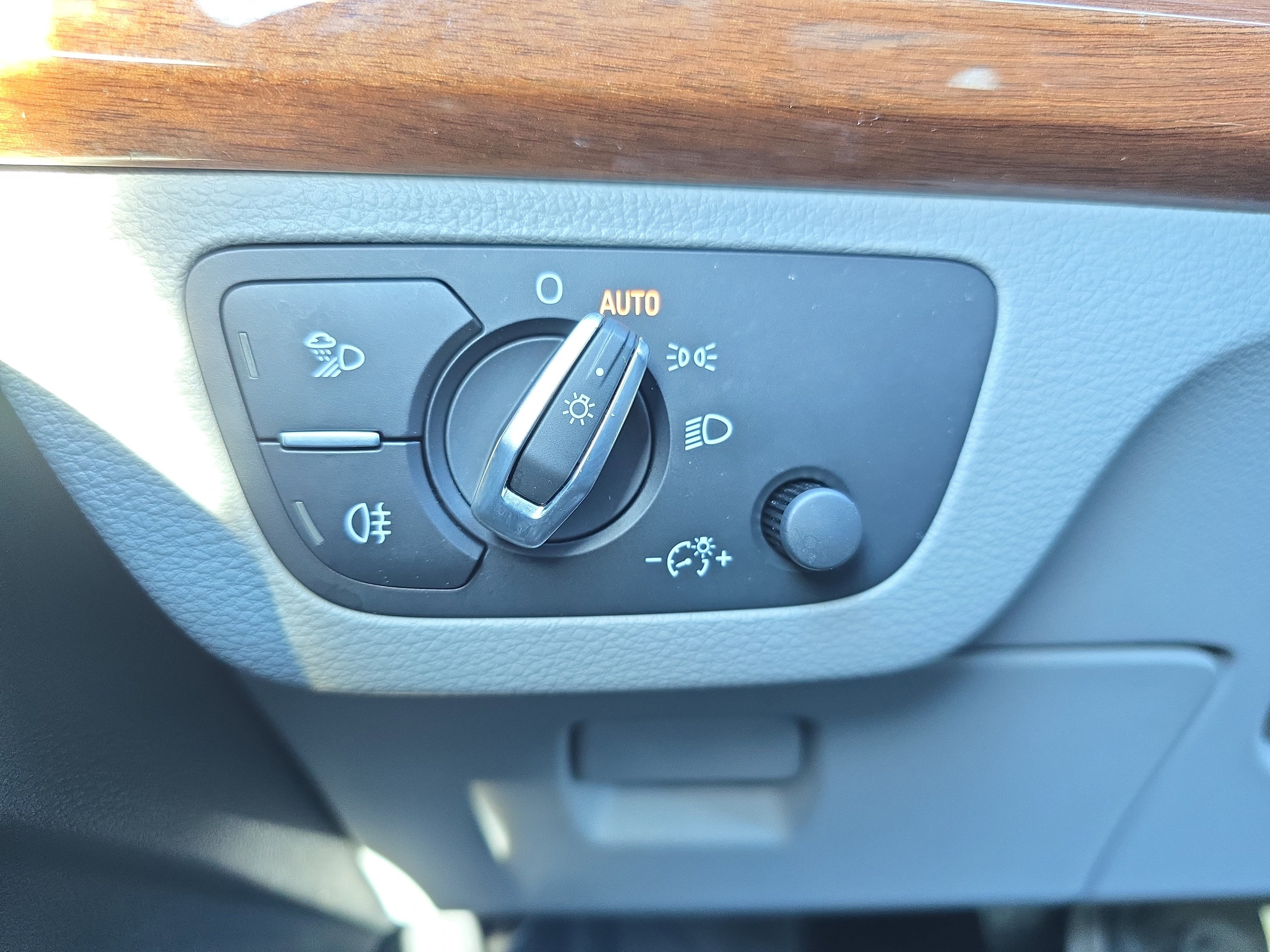 Used 2022 Audi Q5 2.0T Premium w/ Convenience Package image 24