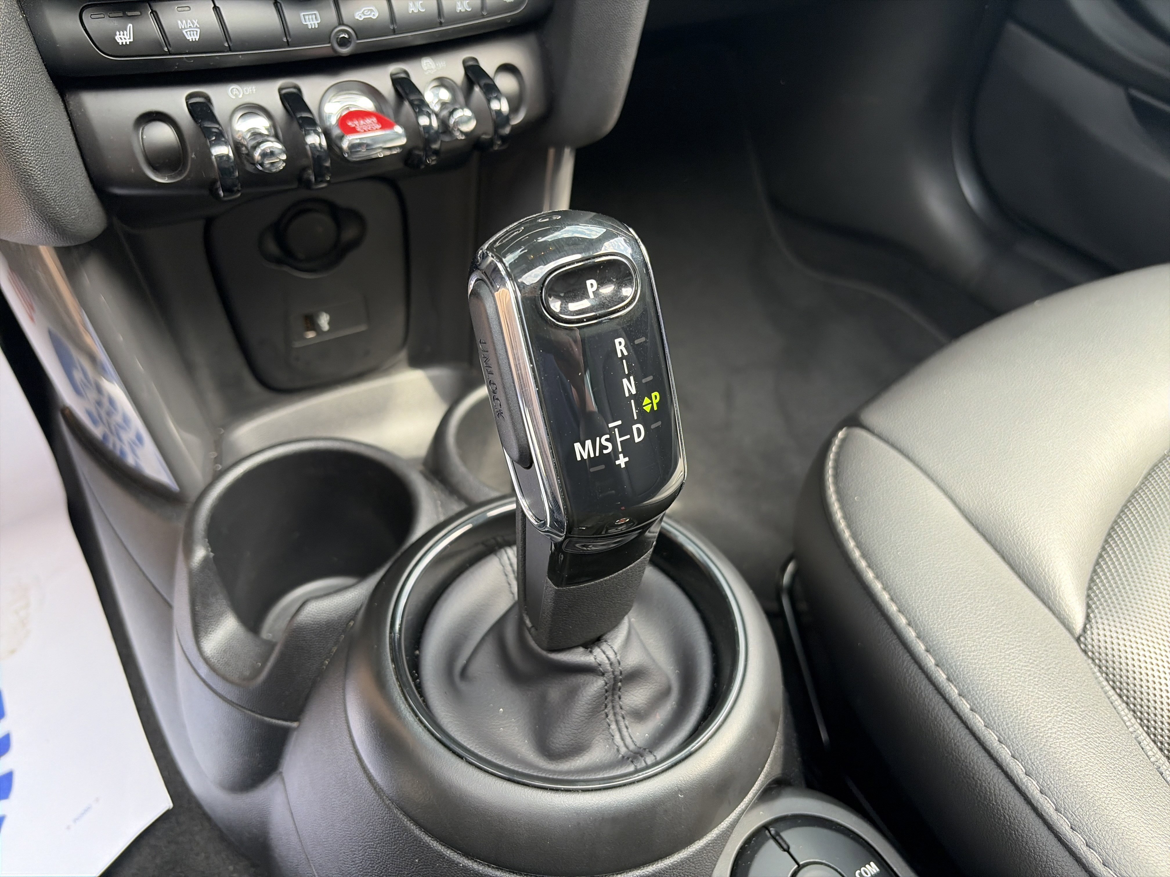 Used 2022 MINI Cooper 2-Door Hardtop image 36