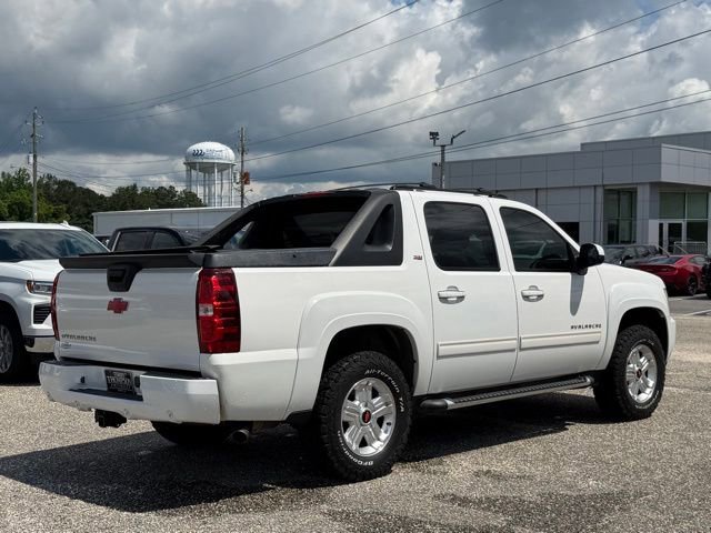 Used 2011 Chevrolet Avalanche LT w/ Luxury Package AWD/4WD image 6