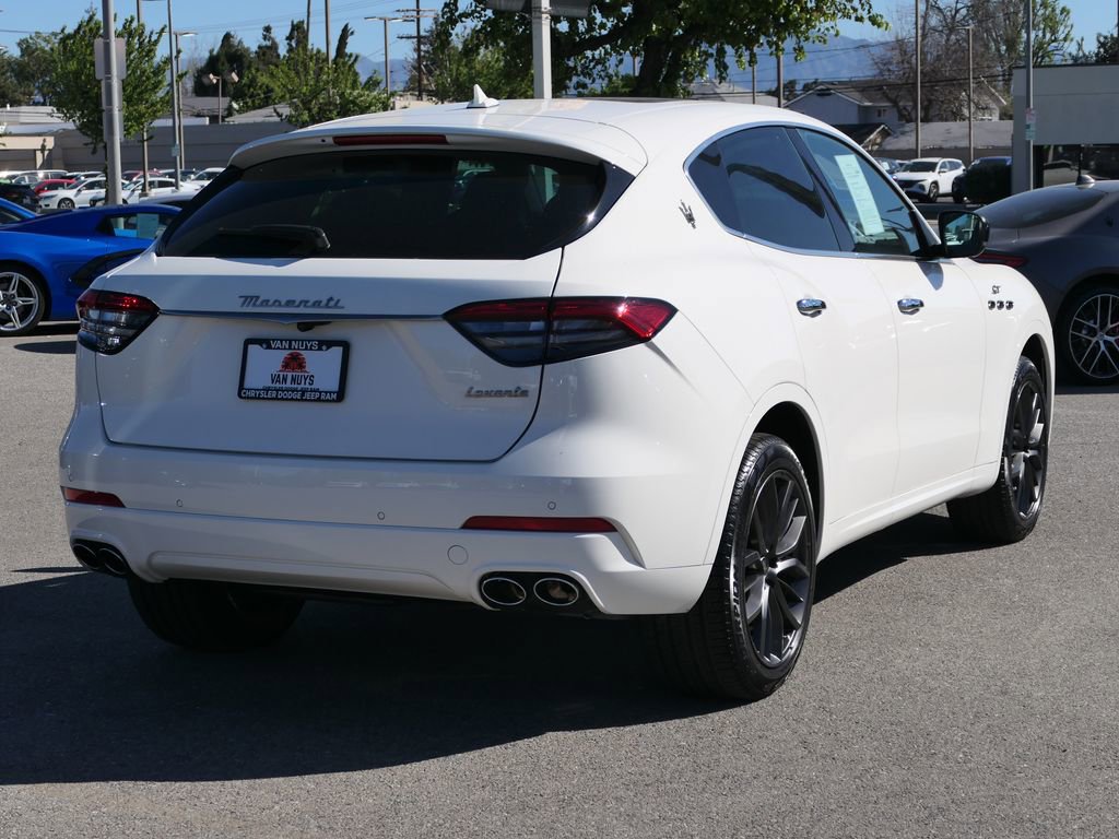 Used 2024 Maserati Levante GT Ultima AWD/4WD image 4