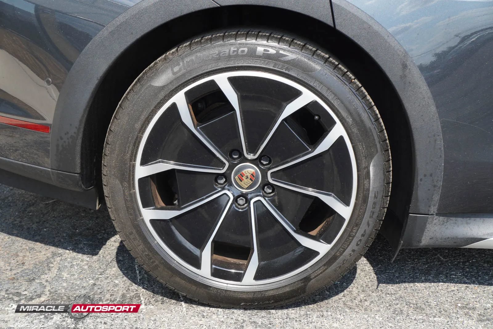 Used 2022 Porsche Taycan 4 Cross Turismo AWD/4WD image 11