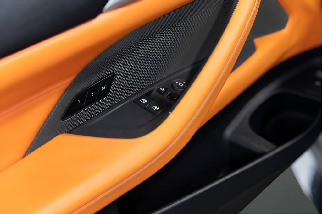 Used 2022 BMW M4 Competition w/ M Carbon Exterior Package RWD image 33