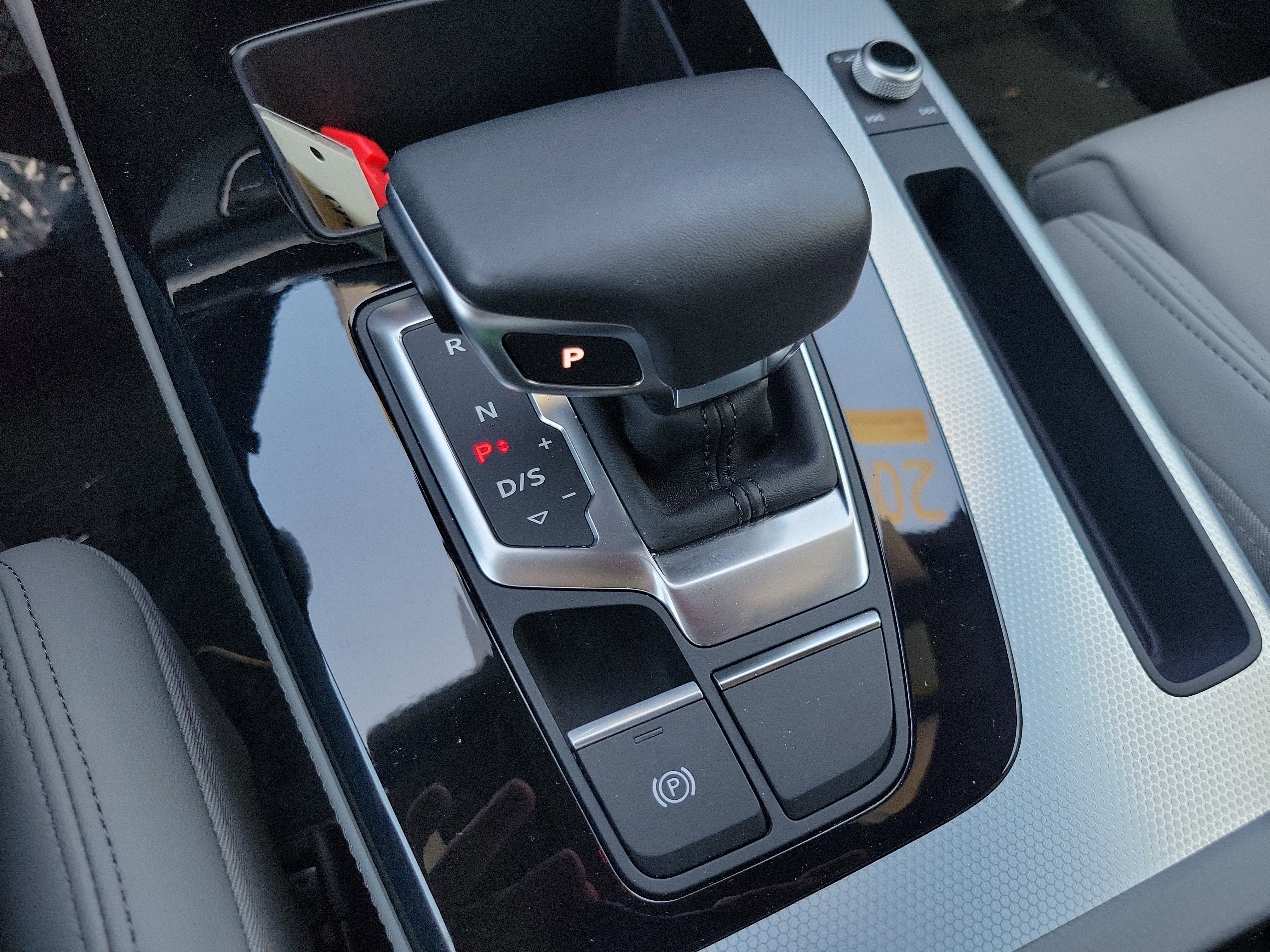 Certified 2025 Audi Q5 2.0T Premium Plus image 27