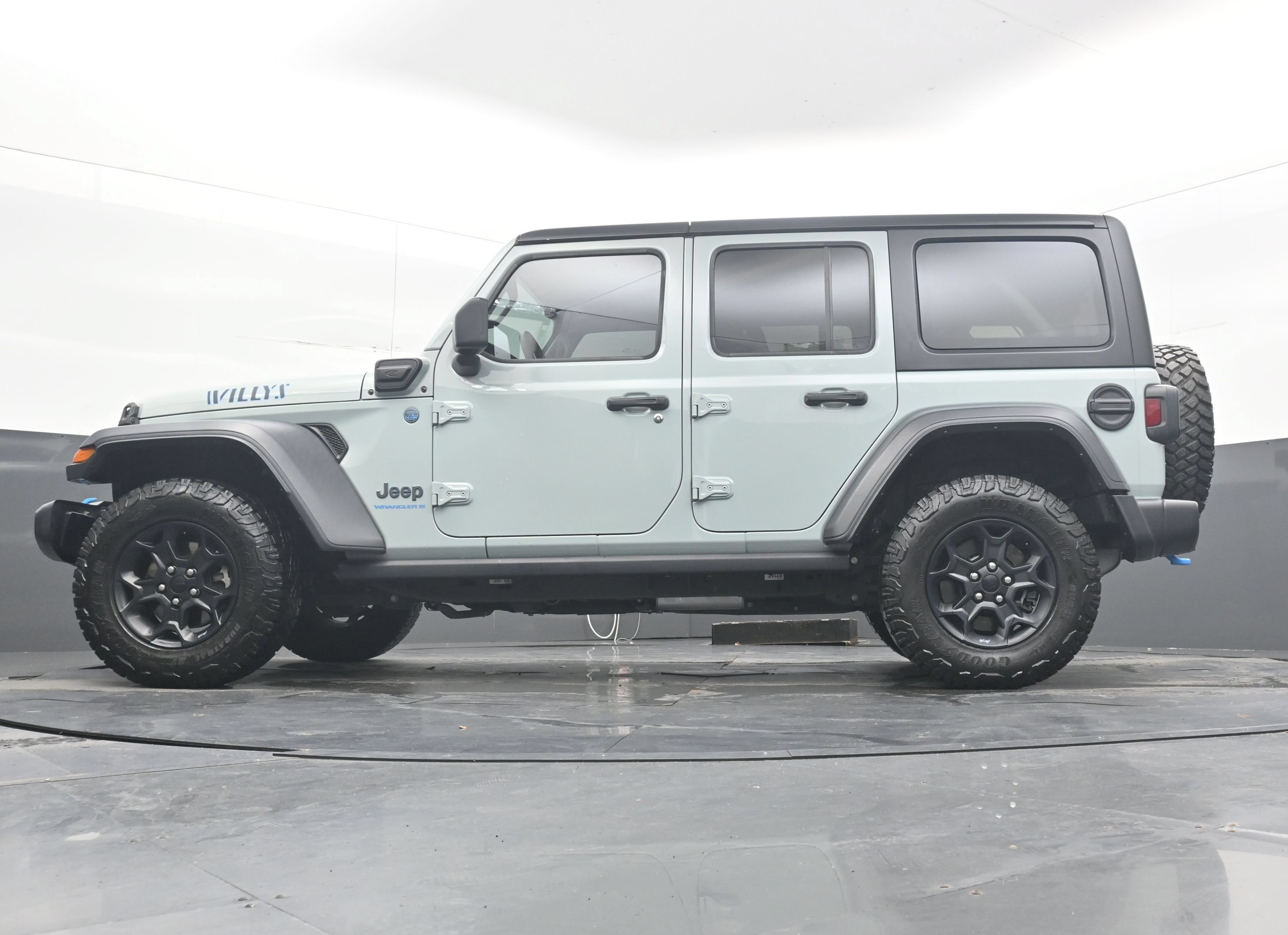 Used 2023 Jeep Wrangler Unlimited w/ 8.4" Radio Group AWD/4WD image 28