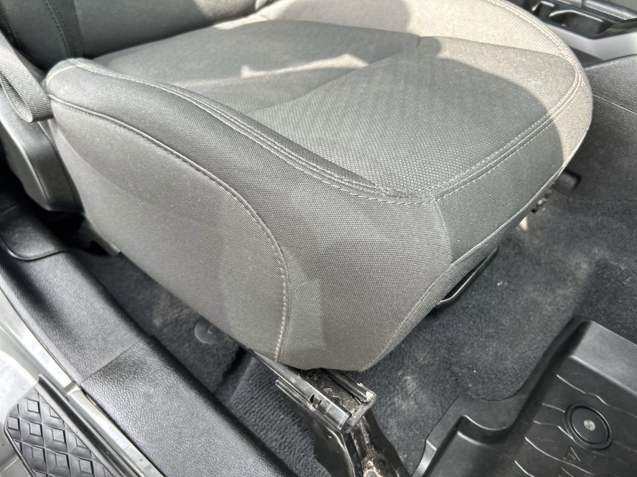 Used 2022 Jeep Gladiator Sport AWD/4WD image 15