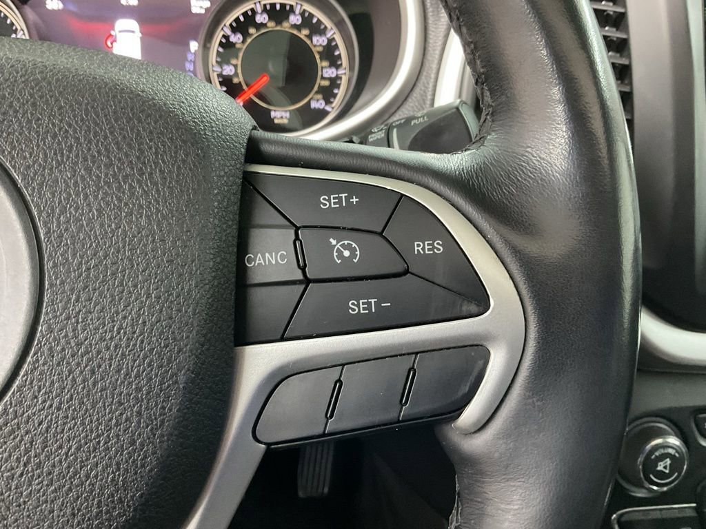 Used 2015 Jeep Cherokee Trailhawk w/ Comfort/Convenience Group image 9