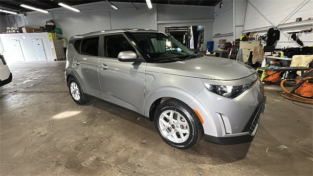 Used 2023 Kia Soul LX w/ LX Technology Package image 7