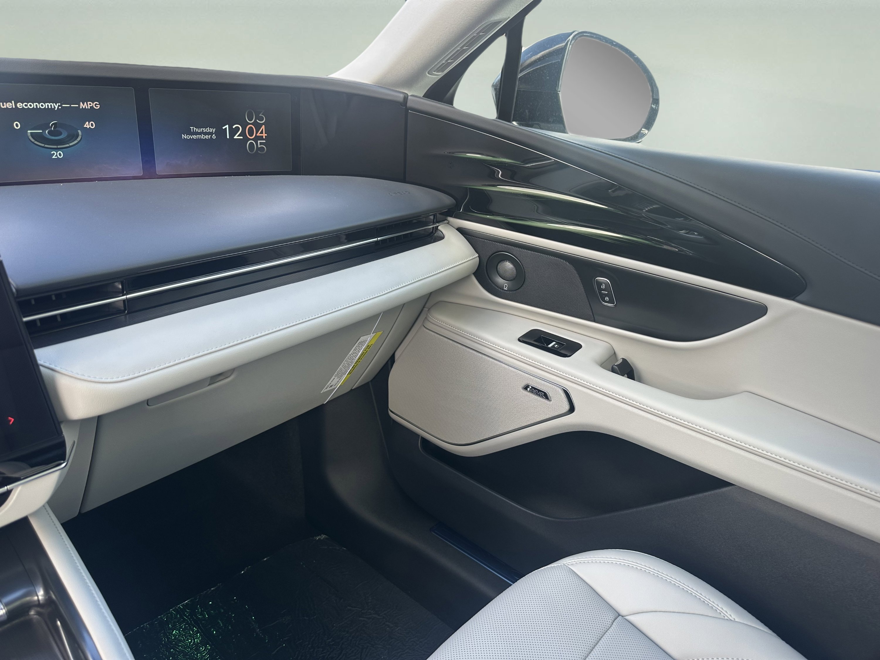 New 2026 Lincoln Nautilus Premier w/ Equipment Group 102A image 16