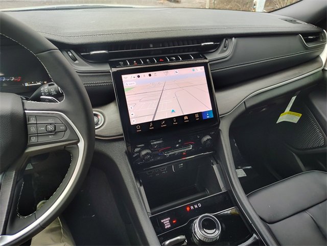 New 2025 Jeep Grand Cherokee Limited w/ Trailer Tow Package image 24