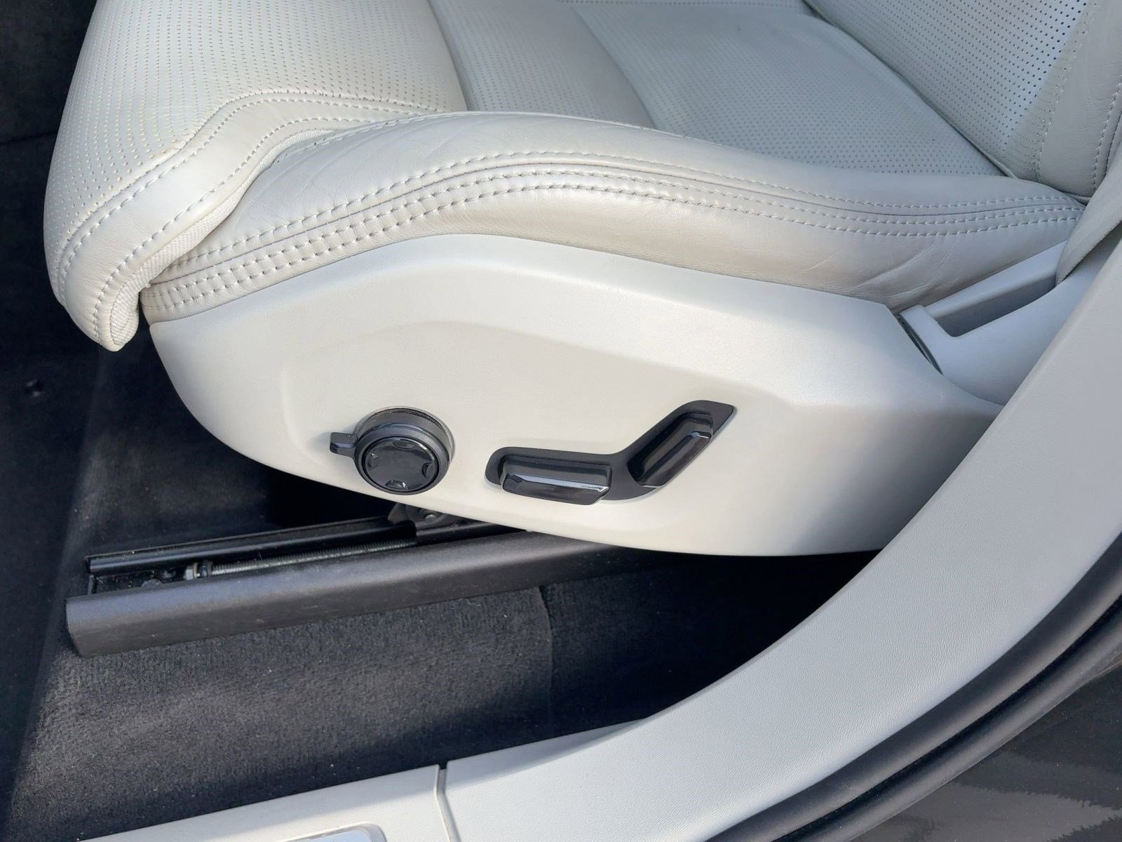 Used 2020 Volvo XC90 T6 Inscription w/ Protection Package image 14