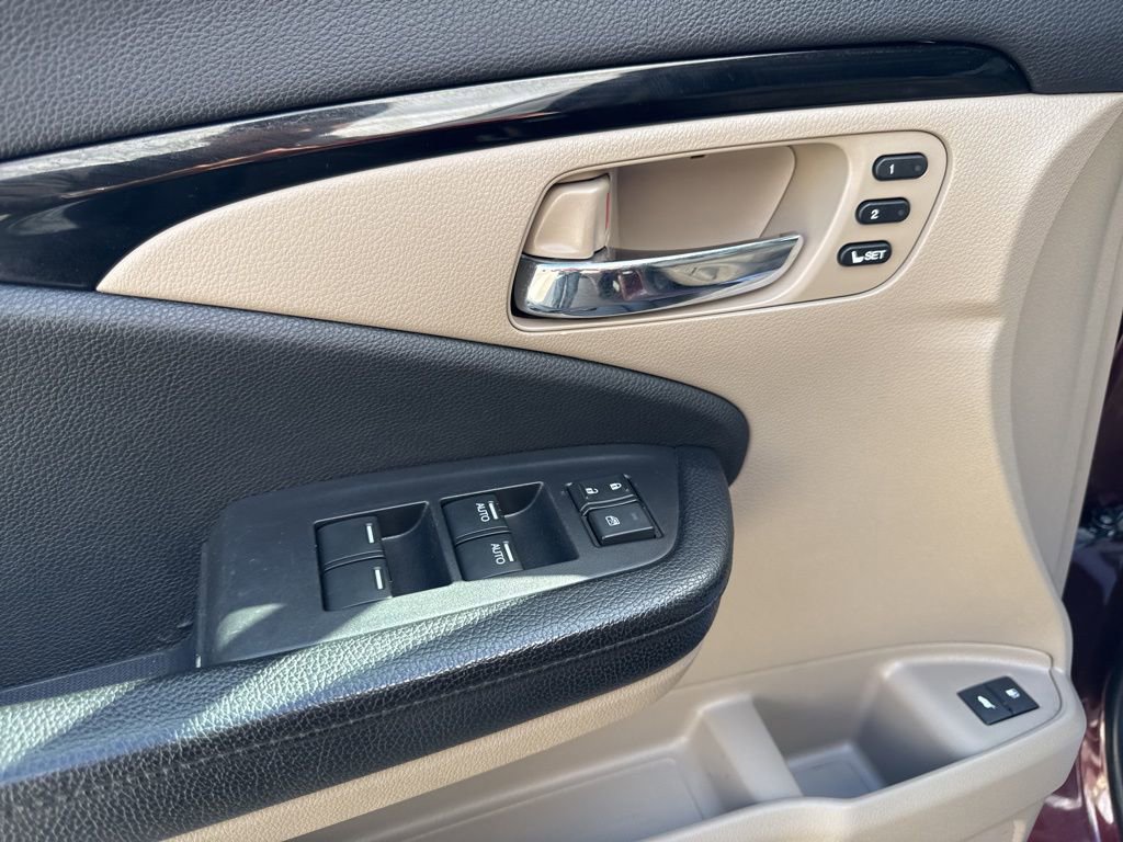 Used 2017 Honda Pilot Touring image 14