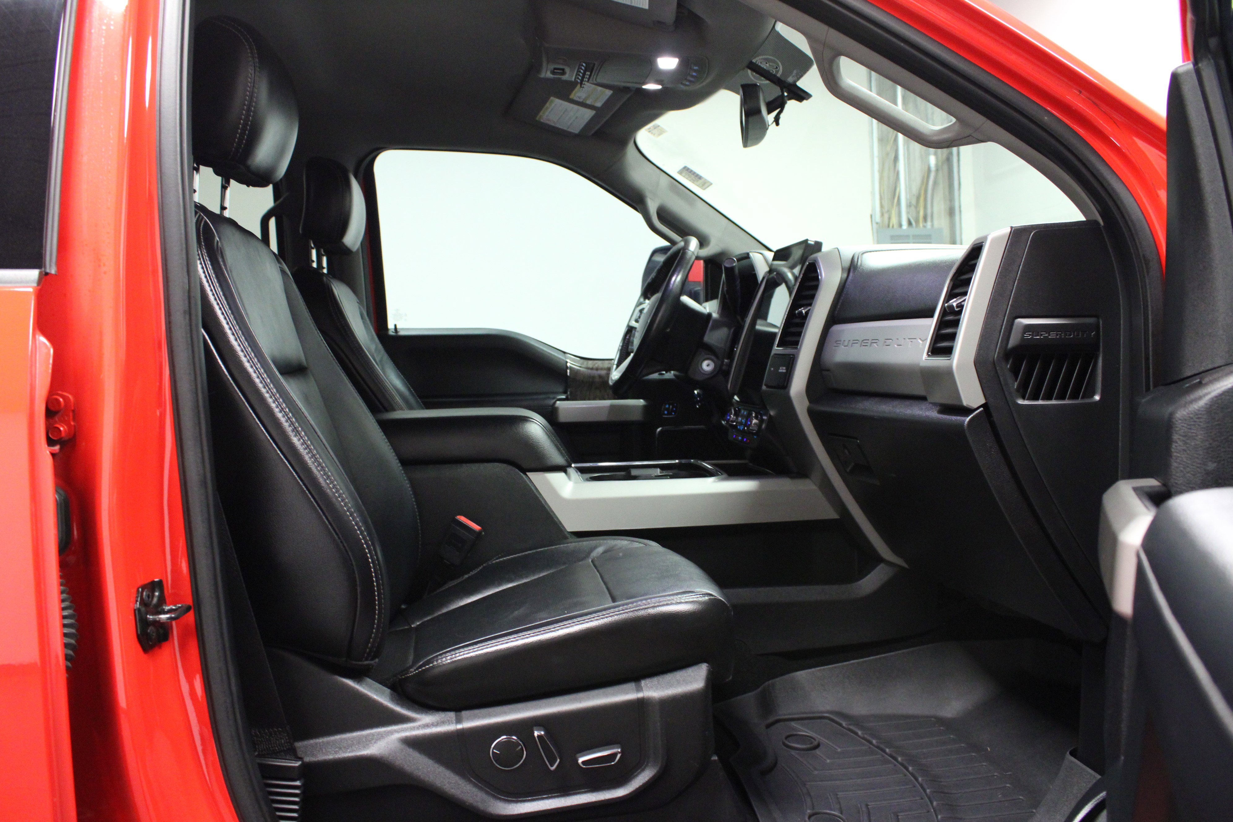 Used 2019 Ford F250 Lariat w/ Lariat Value Package image 16