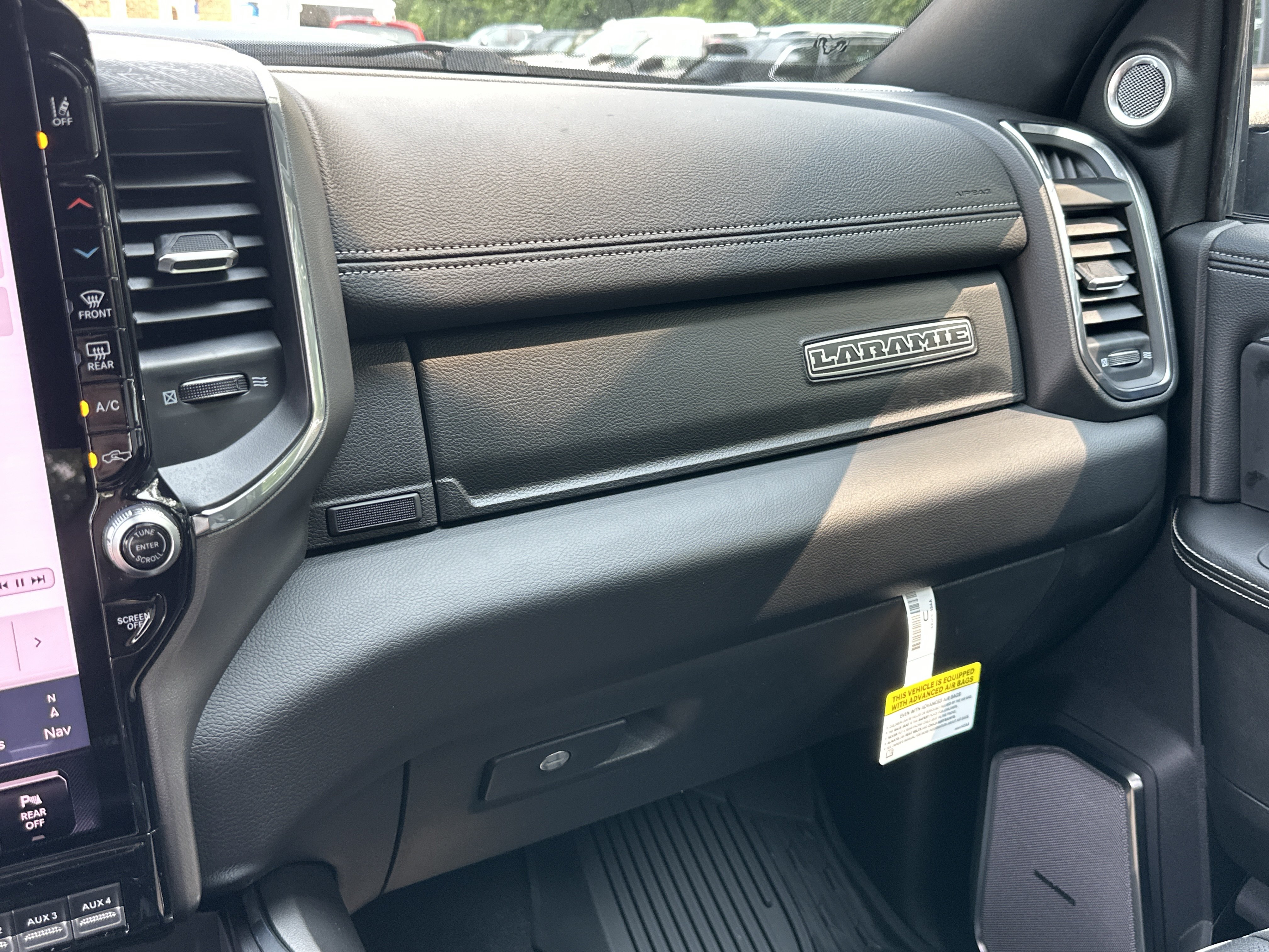 New 2026 RAM 2500 Laramie AWD/4WD image 4