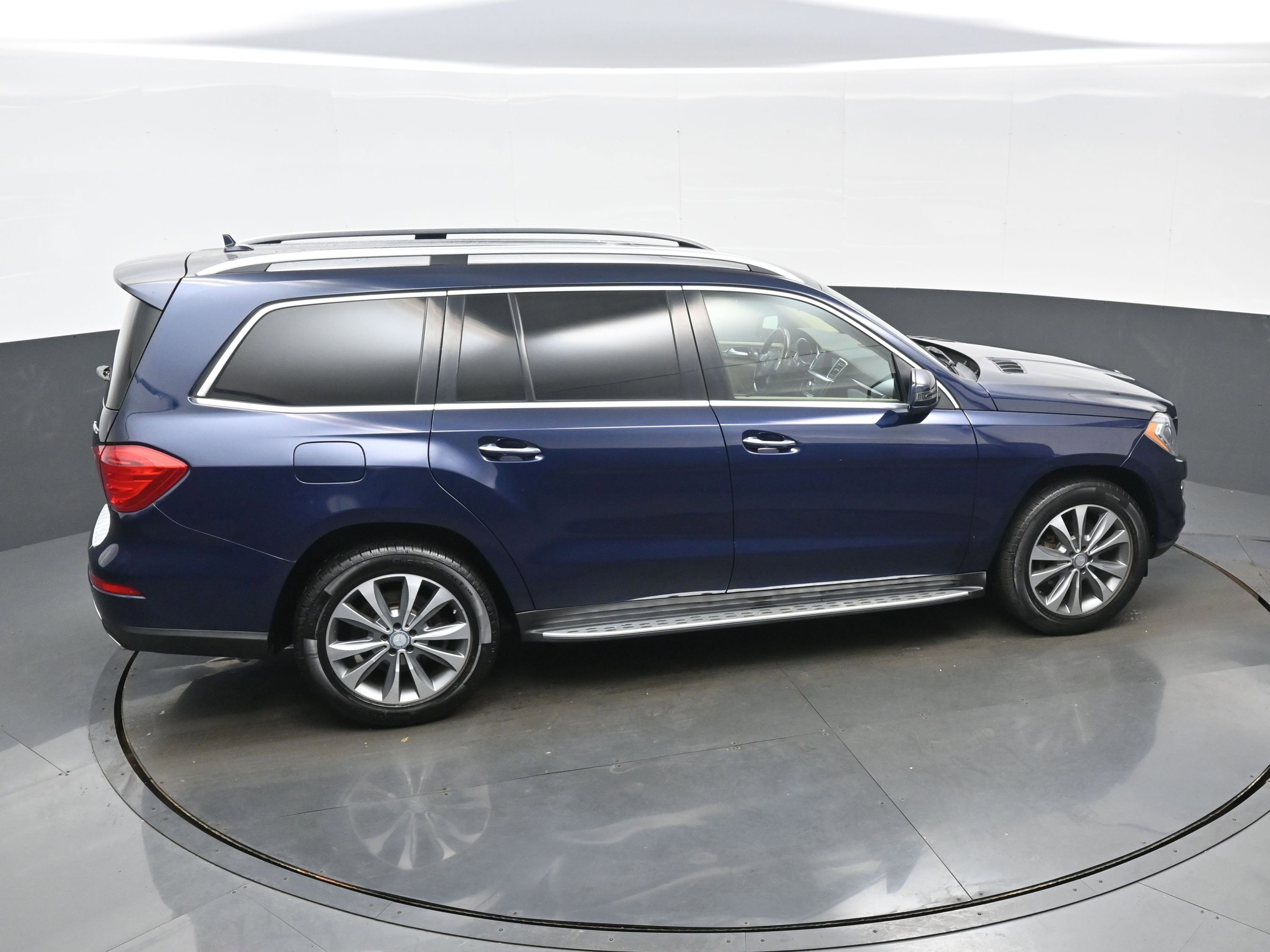 Used 2016 Mercedes-Benz GL 450 4MATIC image 37