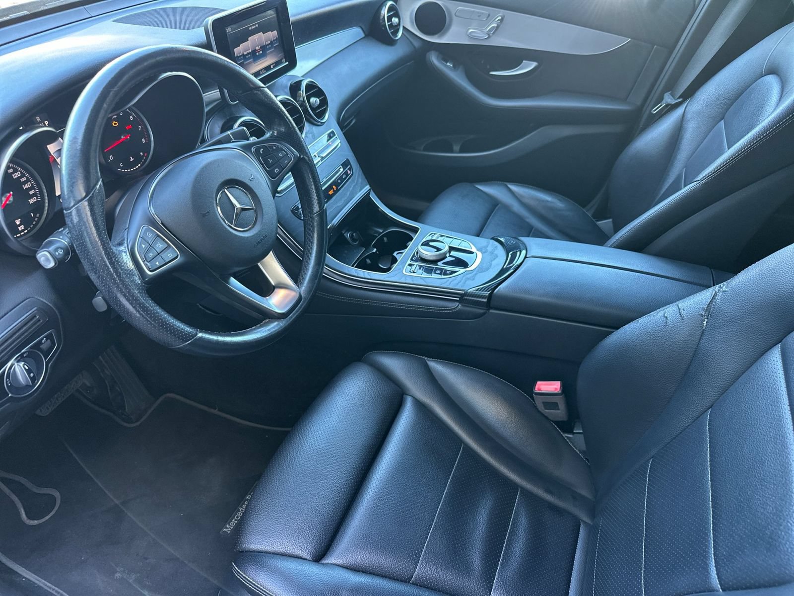 Used 2019 Mercedes-Benz GLC 300 image 10