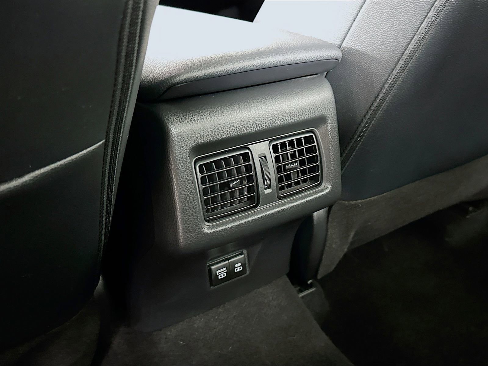 Certified 2025 Toyota Camry SE AWD/4WD image 24