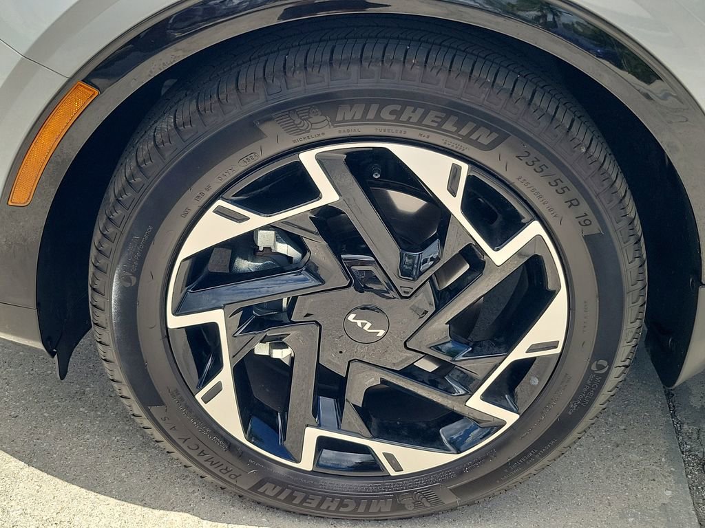 Used 2025 Kia Sportage SX image 11