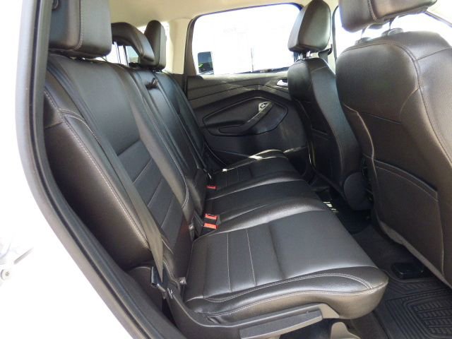Used 2015 Ford Escape SE w/ Equipment Group 201A FWD image 16