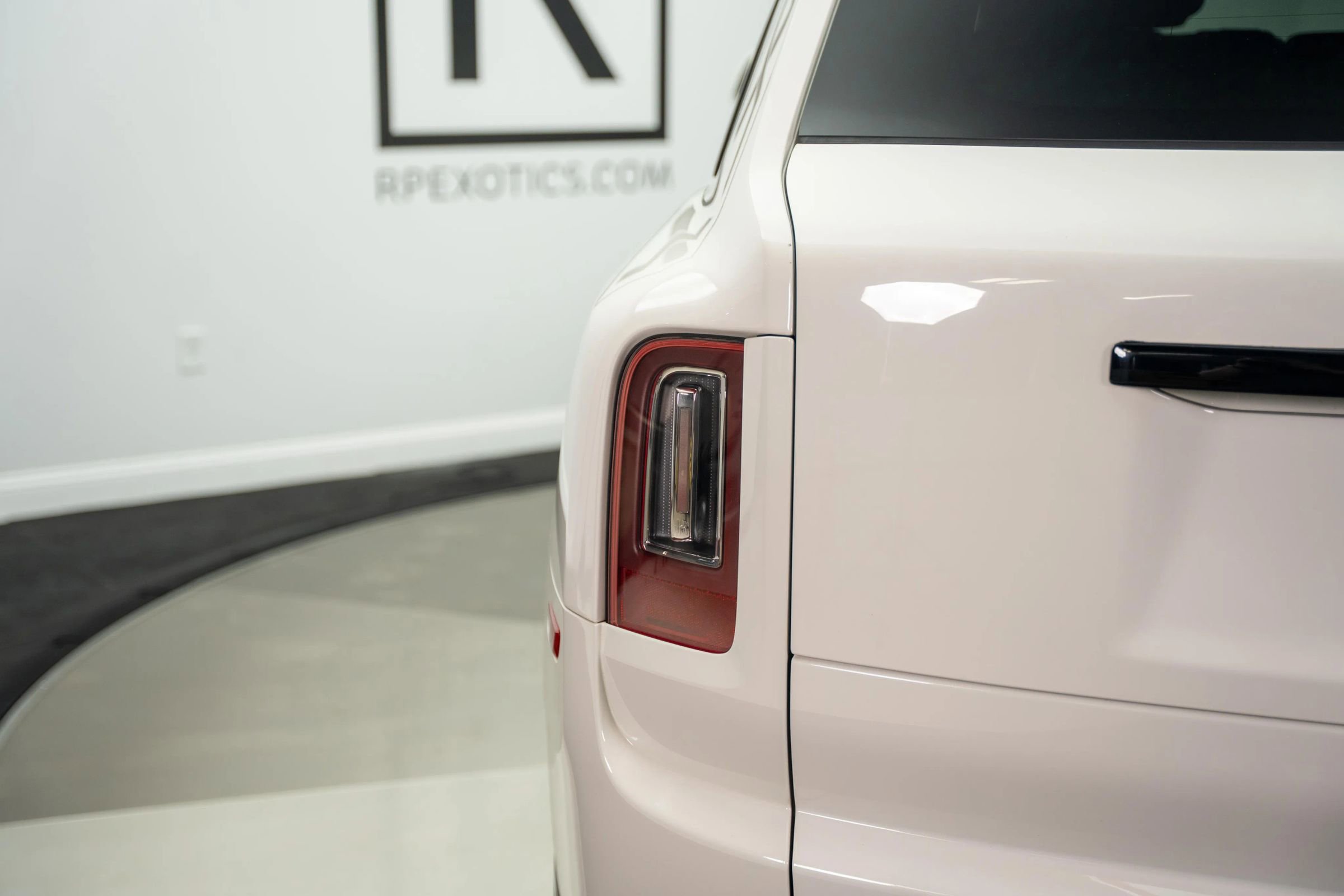 Used 2019 Rolls-Royce Cullinan image 23