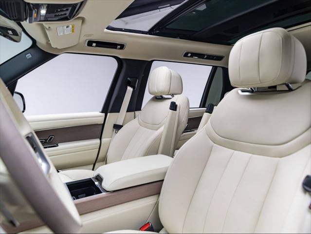 New 2026 Land Rover Range Rover Long Wheelbase SE AWD/4WD image 15