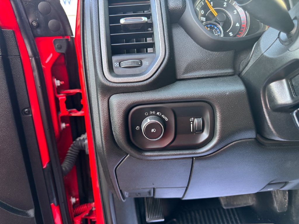 Used 2021 RAM 5500 Tradesman w/ Chrome Appearance Group AWD/4WD image 18