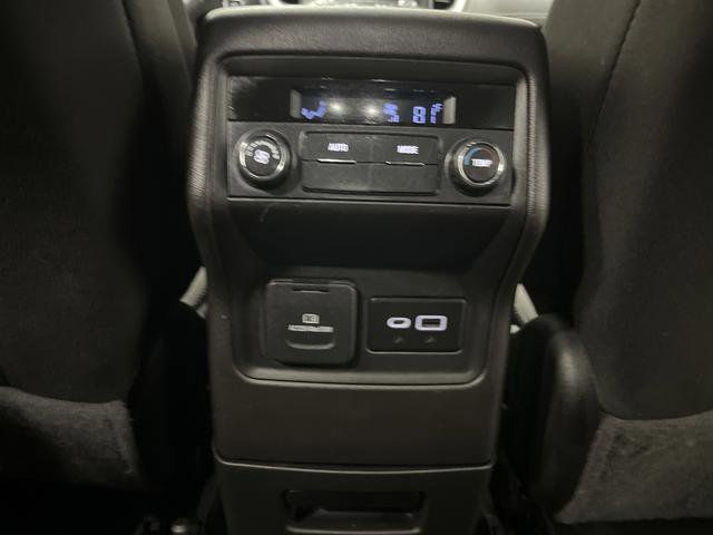 Used 2022 GMC Acadia SLE w/ Driver Convenience Package image 32