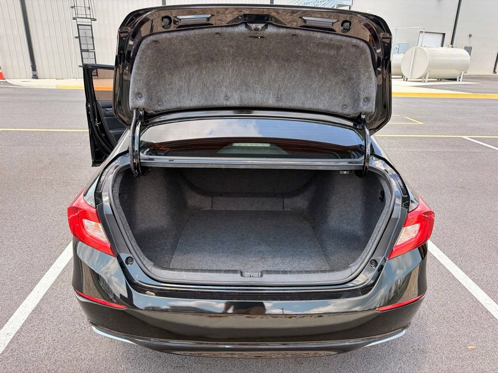 Used 2018 Honda Accord LX image 17