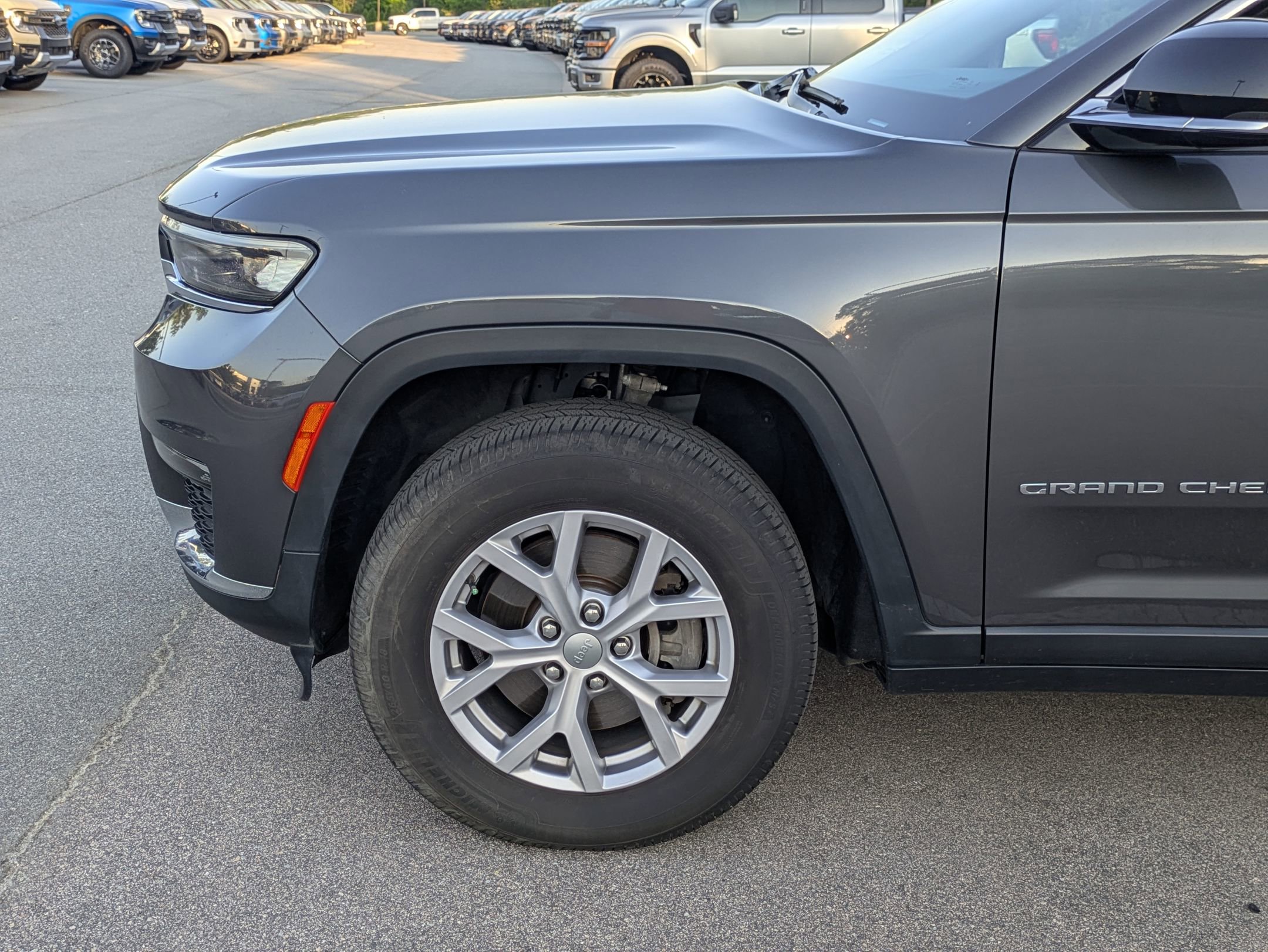 Used 2022 Jeep Grand Cherokee L Limited AWD/4WD image 11