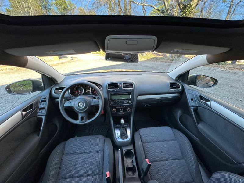 Used 2011 Volkswagen Golf 4-Door image 30