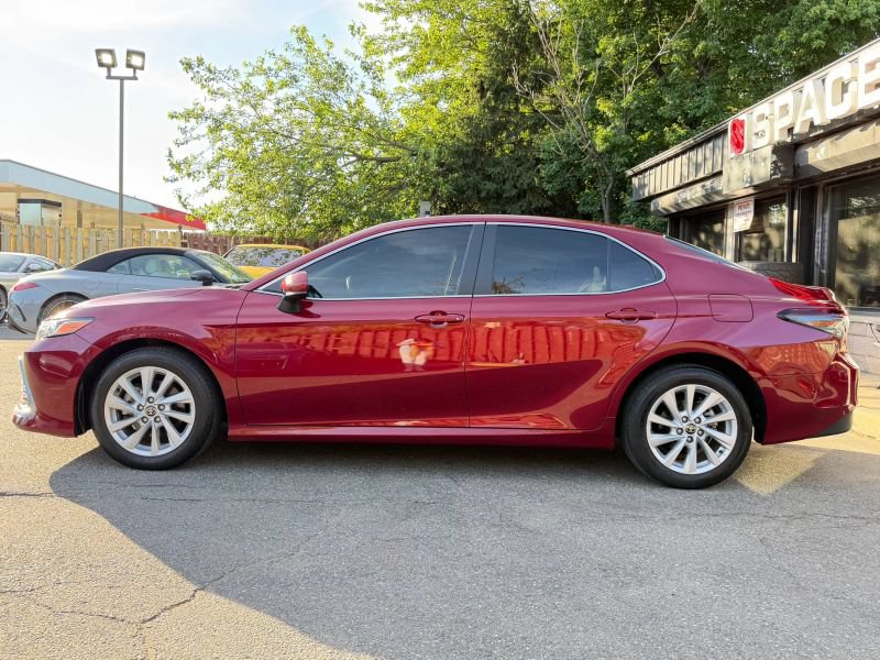 Used 2021 Toyota Camry LE AWD/4WD image 8