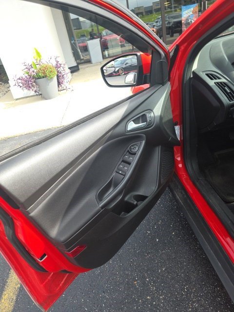 Used 2015 Ford Focus SE FWD image 8