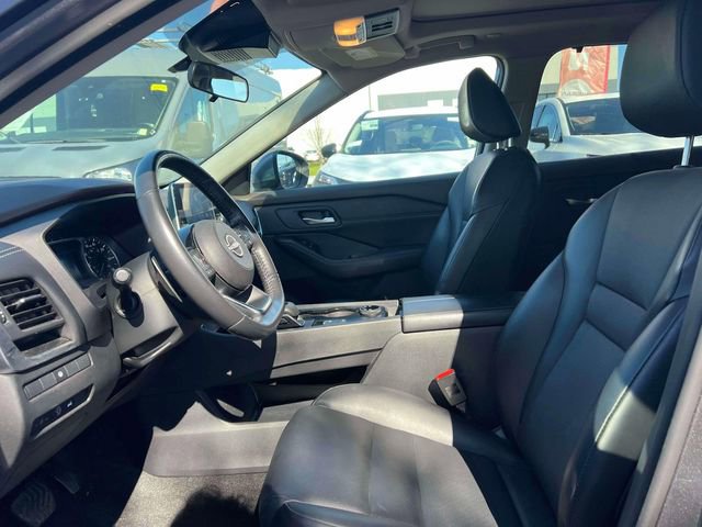 Used 2023 Nissan Rogue SV w/ SV Premium B Package image 14