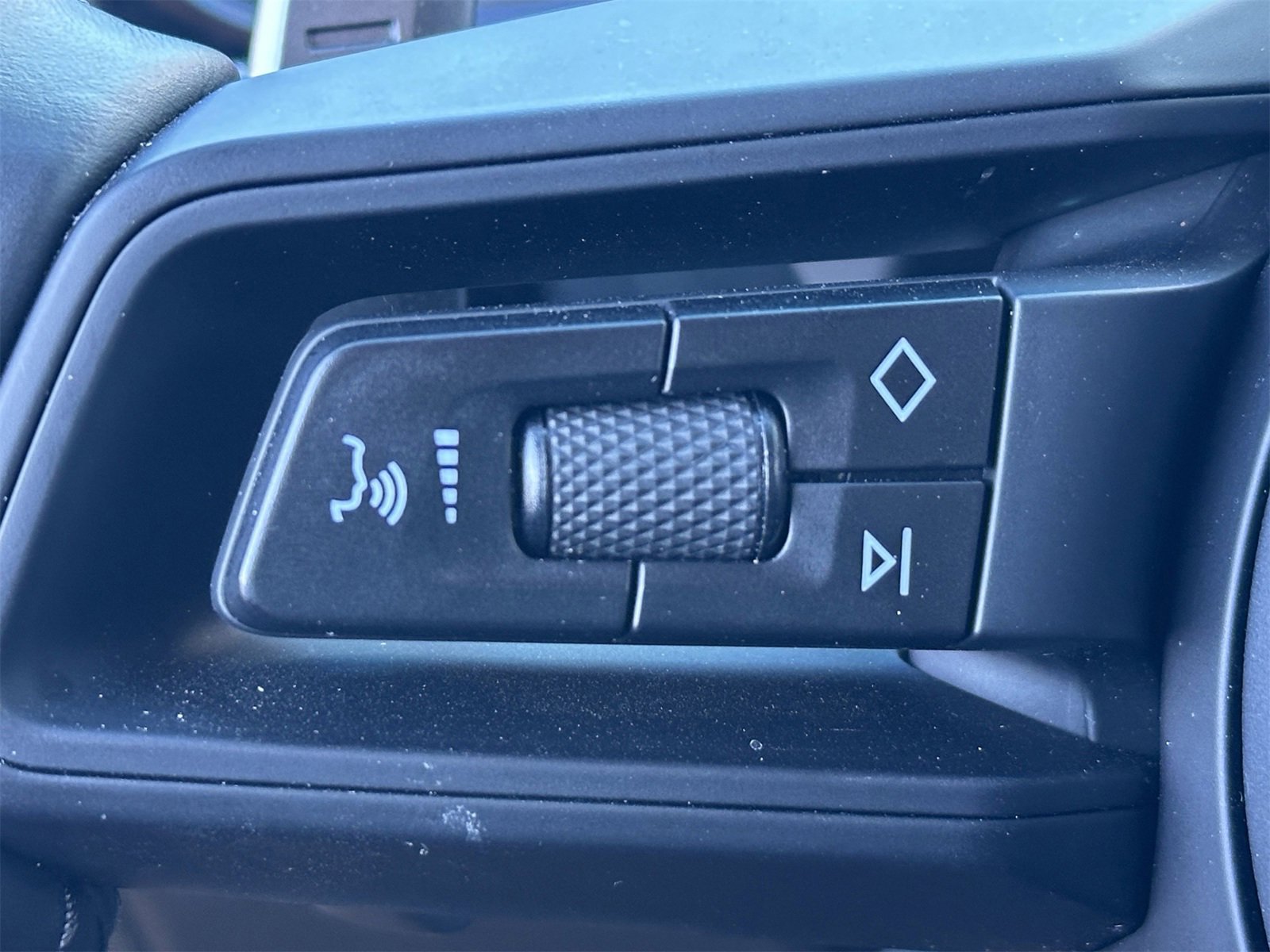 Certified 2024 Porsche Cayenne image 25