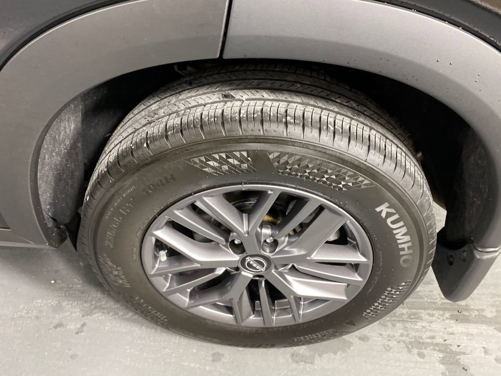 Used 2023 Nissan Rogue S image 26