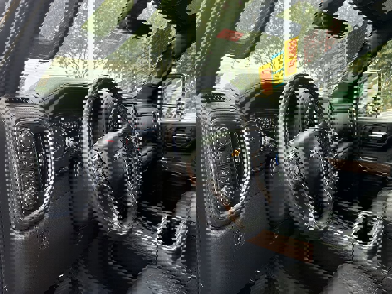 Used 2022 Chevrolet Silverado 3500 High Country w/ LPO, Hitch Package image 9