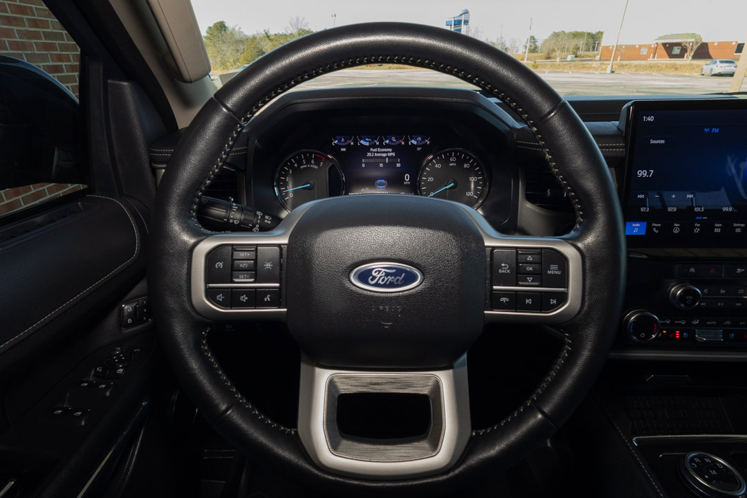 Used 2024 Ford Expedition XLT image 12
