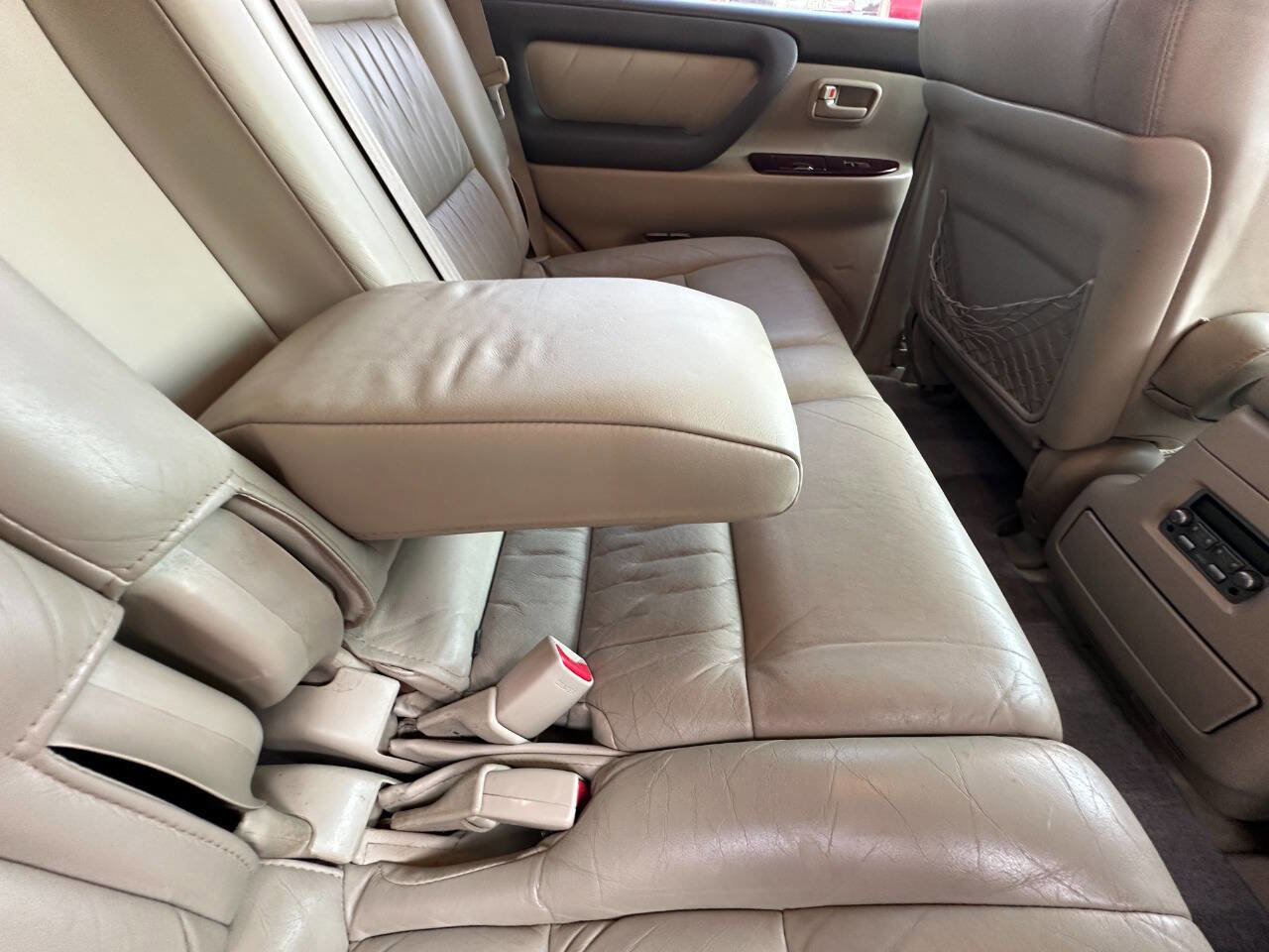 Used 2004 Toyota Land Cruiser image 25