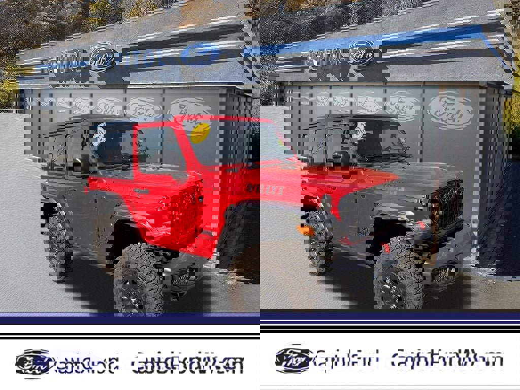 Used 2025 Jeep Wrangler Sport image 1